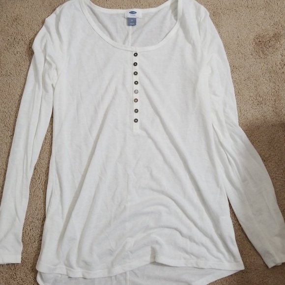 Old Navy Tops - Pull over shirt